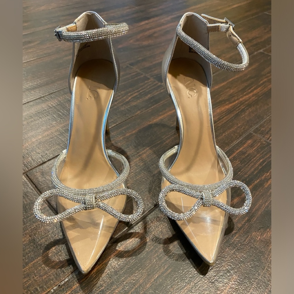 Rhinestone bow heel